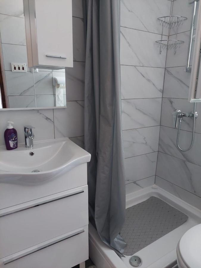 Apartman Martina Ražanac Exteriér fotografie